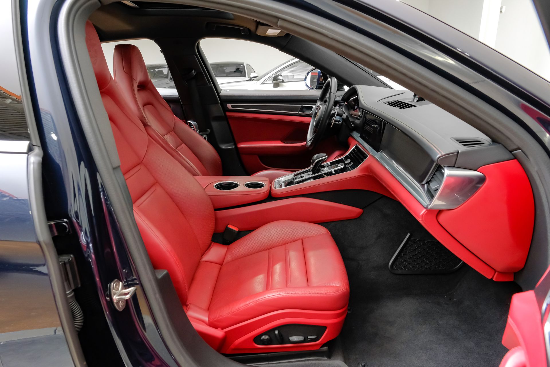 2023 Porsche Panamera Platinum Edition - Photo 36