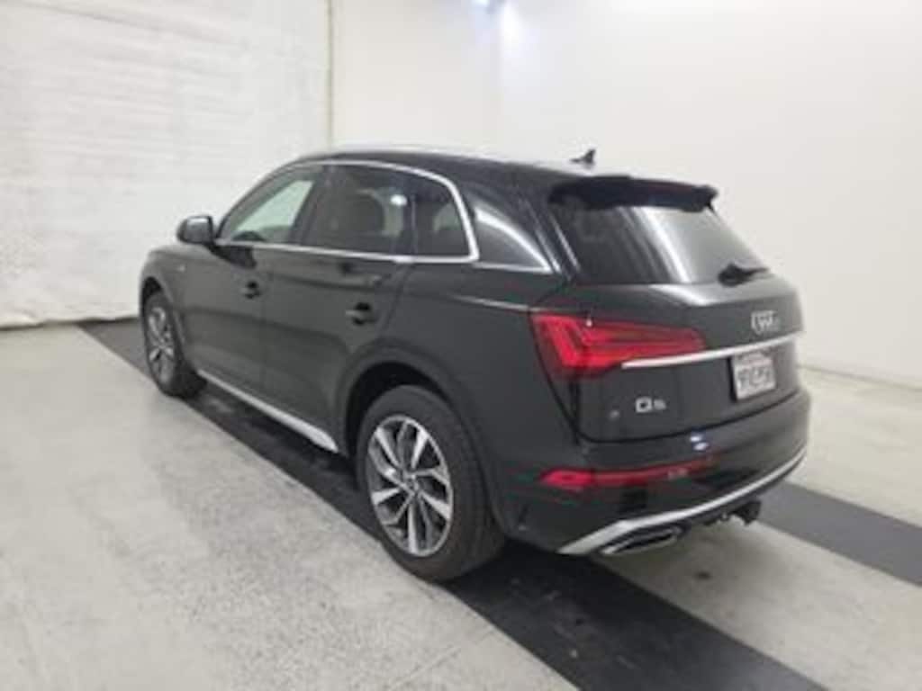 Used 2023 Audi Q5 45 S line Premium Plus Package/Navigation Package/Trailer Hitch/19'' 5 Double-AM Design Wheel SUV