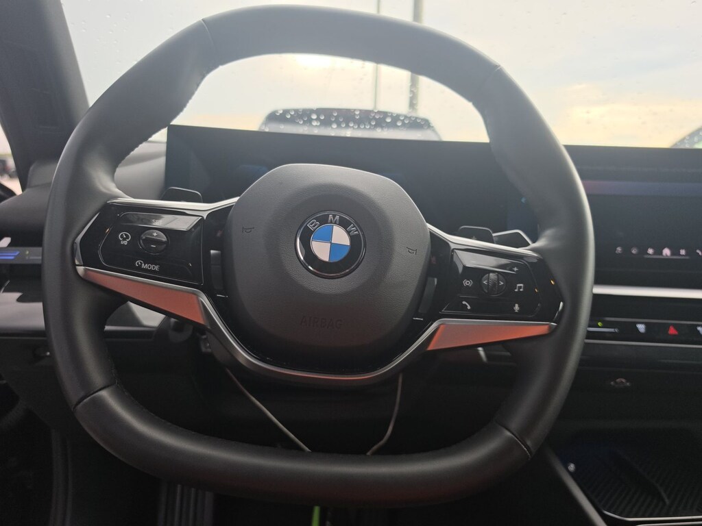 Used 2025 BMW 530i Premium Package/Premium Package/harman/kardon Premium Sound System/19" Triplex-Spoke Silver 933 W Sedan
