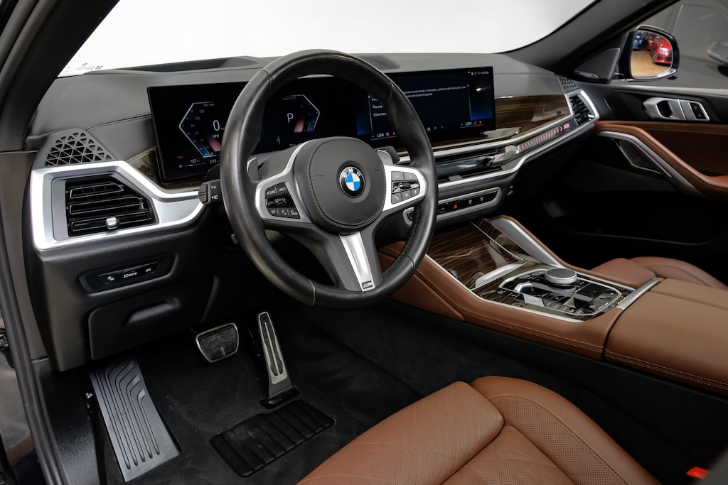 Used 2025 BMW X6 xDrive40i M Sport Package/Premium Package/Parking Assistance Package/Climate Comfort Package/20" M Star-spoke bi-color wheels SUV