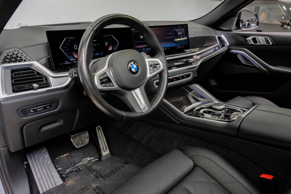 Used 2025 BMW X6 xDrive40i M Sport Package/Premium Package/Climate Comfort Package/20" M Star-spoke bi-color wheels SUV