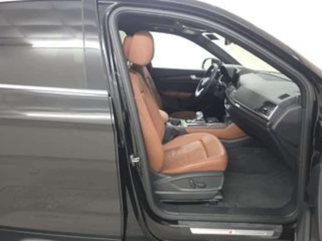Used 2023 Audi Q5 45 S line Premium Plus Package/Navigation Package/Trailer Hitch/19'' 5 Double-AM Design Wheel SUV