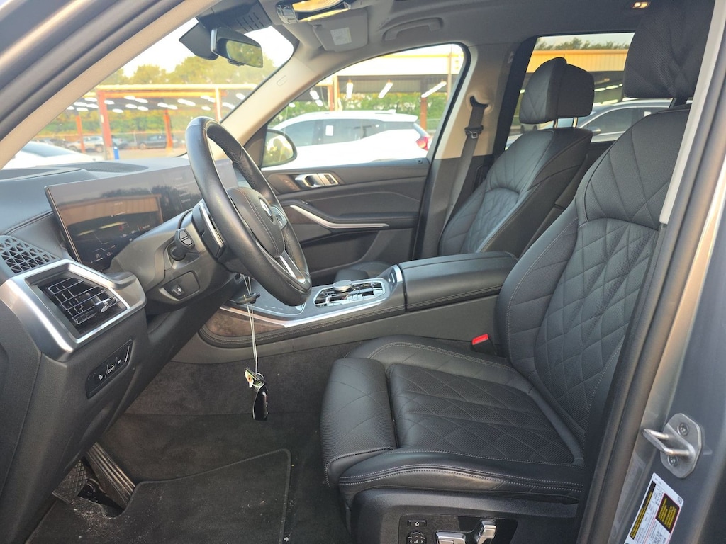 Used 2025 BMW X7 xDrive40i Premium Package/Climate Comfort Package/Parking Assistance Package/21" Y-Spoke Black 752 Wheels with All Season SUV
