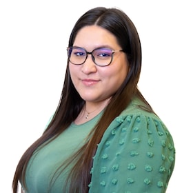 Staff member Alondra Ramirez from ID_ec44c9dc8a26
