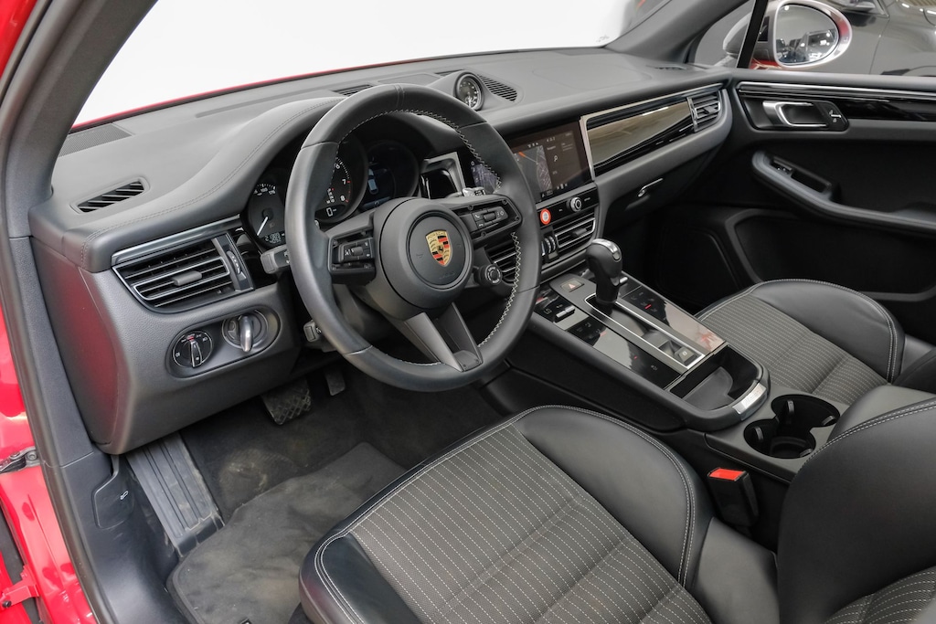 Used 2023 Porsche Macan T Premium Package/Driver Memory Package/Panoramic Roof System/Driver Memory Package SUV
