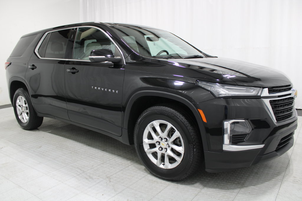 Used 2023 Chevrolet Traverse LS SUV