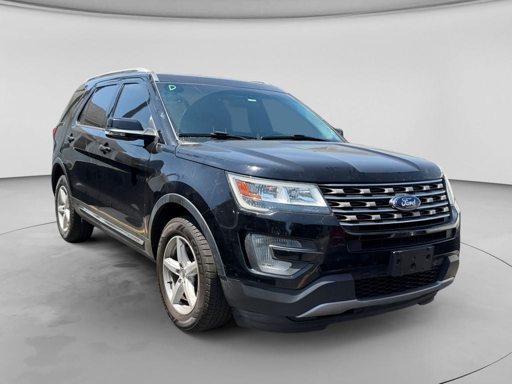 2017 Ford Explorer XLT 4WD's photo