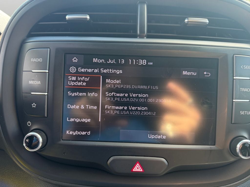 2025 Kia Soul LX - Photo 27
