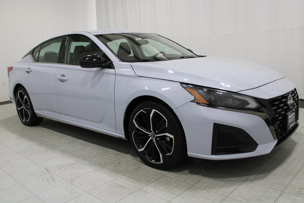 Used 2023 Nissan Altima 2.5 SR Sedan