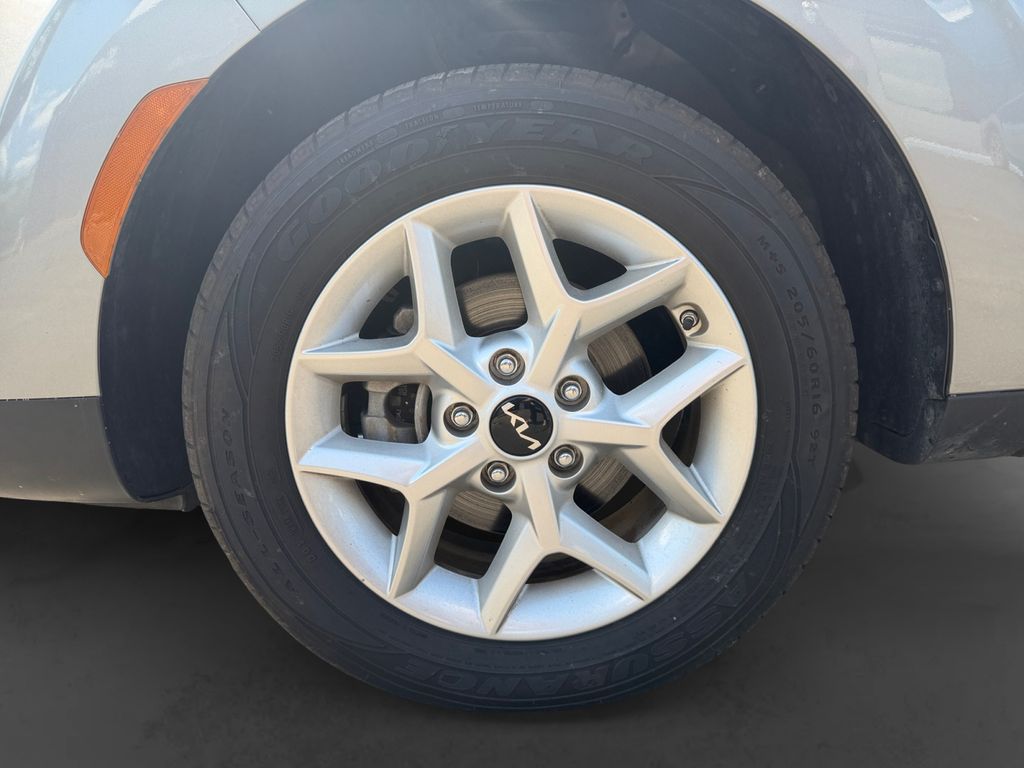2025 Kia Soul LX - Photo 14