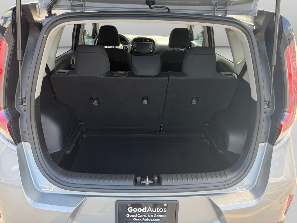 2025 Kia Soul LX - Photo 23