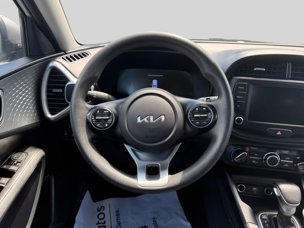 2025 Kia Soul LX - Photo 18