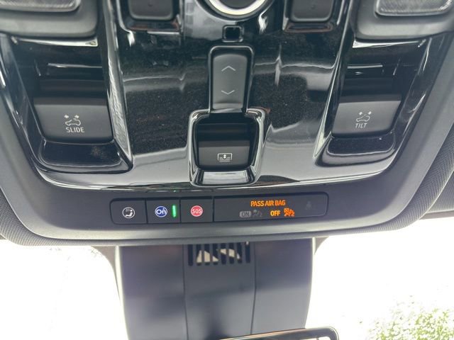 2026 Chevrolet Suburban Premier - Photo 30