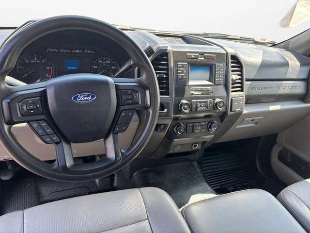 2019 Ford F-550 Super Duty Chassis Cab XL - Photo 10