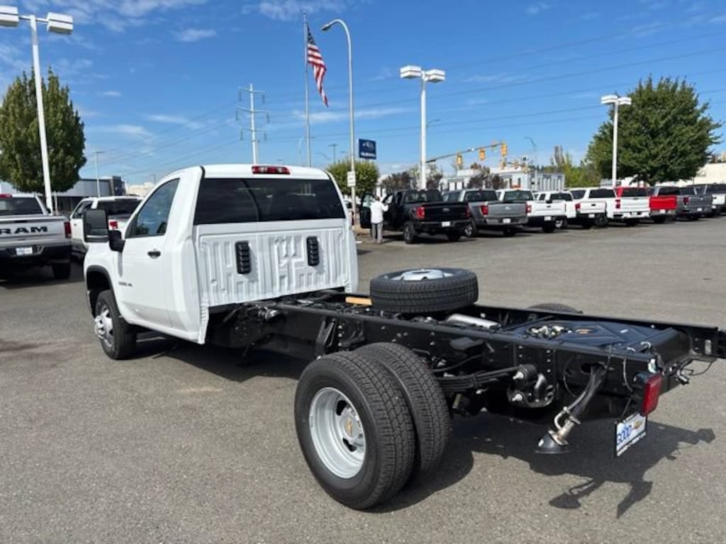 New 2026 Chevrolet Silverado 3500 HD Chassis Cab Work Truck Truck