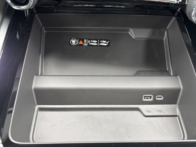 2026 Chevrolet Suburban Premier - Photo 21