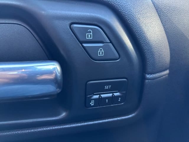 2022 Chevrolet Silverado 3500HD High Country - Photo 17