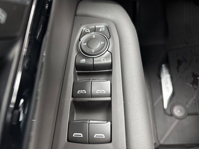 2026 Chevrolet Suburban Premier - Photo 16