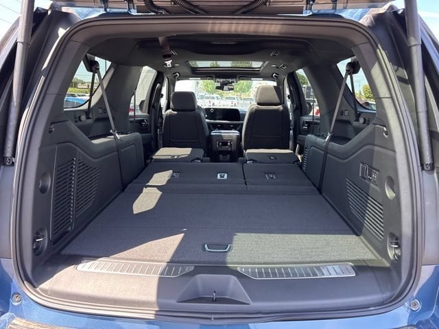2026 Chevrolet Suburban Premier - Photo 38