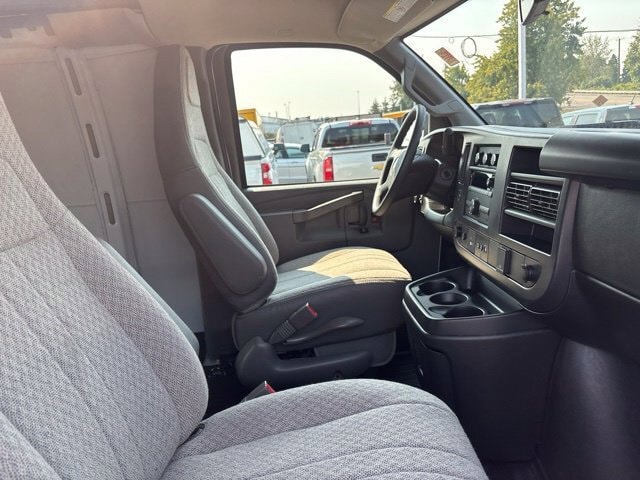2025 Chevrolet Express Cargo 1WT - Photo 10