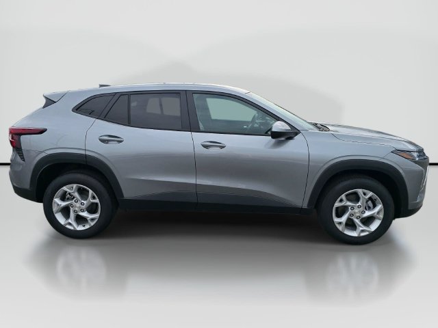 2026 Chevrolet Trax LS - Photo 38