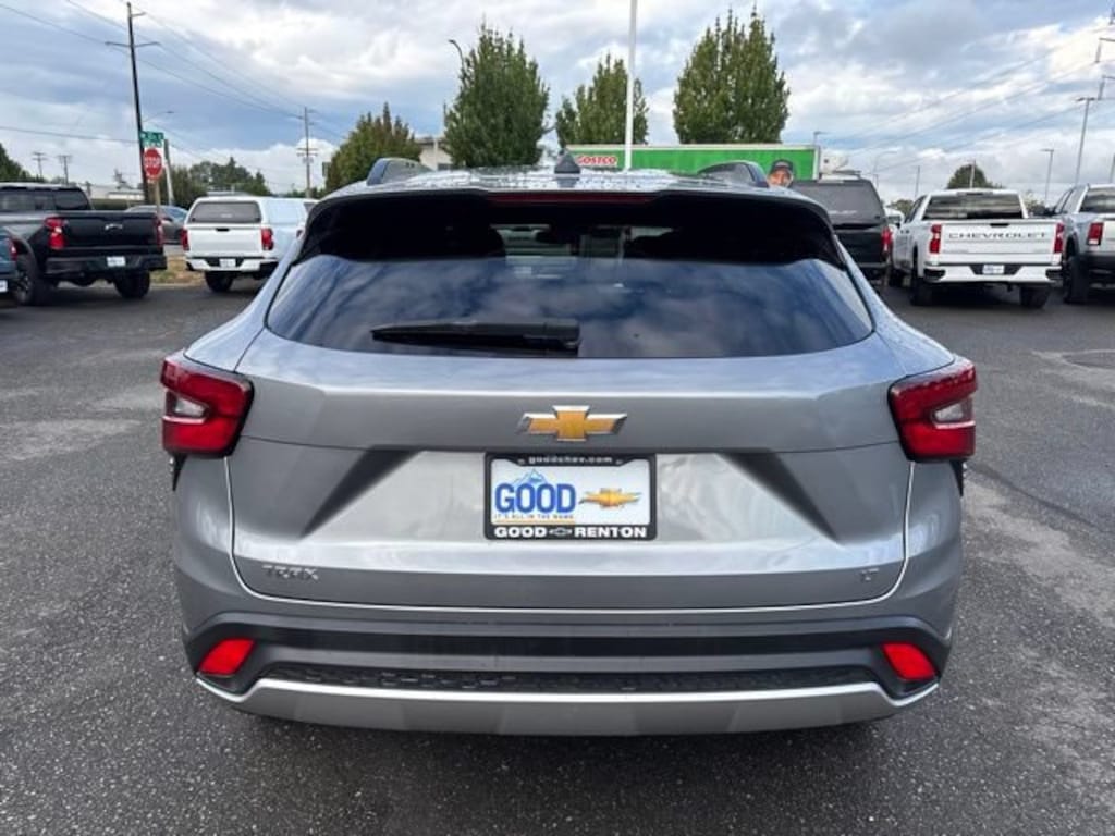 Used 2025 Chevrolet Trax LT SUV