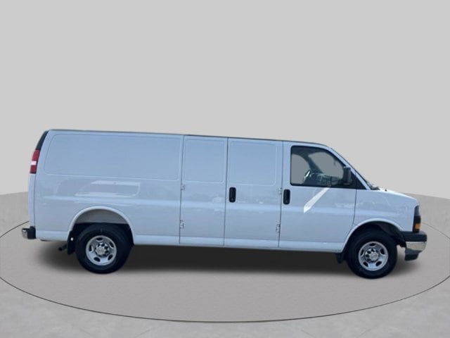 2025 Chevrolet Express Cargo 1WT - Photo 6