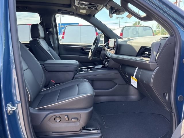 2026 Chevrolet Suburban Premier - Photo 15