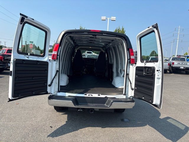 2025 Chevrolet Express Cargo 1WT - Photo 25