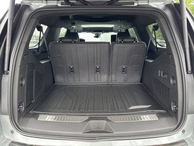 2026 Chevrolet Suburban Premier - Photo 40