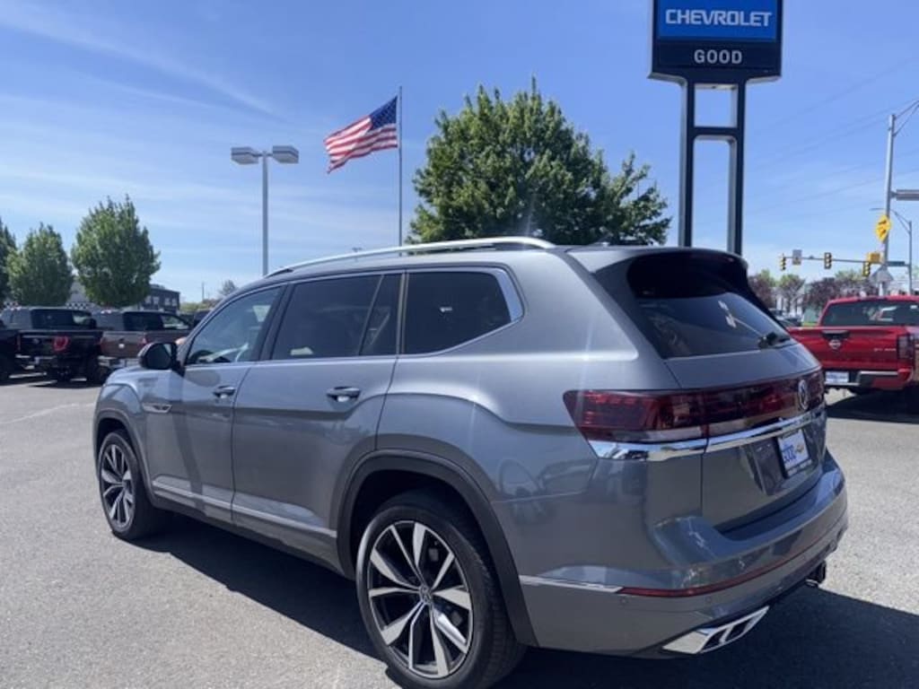 Used 2024 Volkswagen Atlas 2.0T SEL Premium R-Line