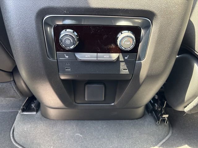 2026 Chevrolet Suburban Premier - Photo 33