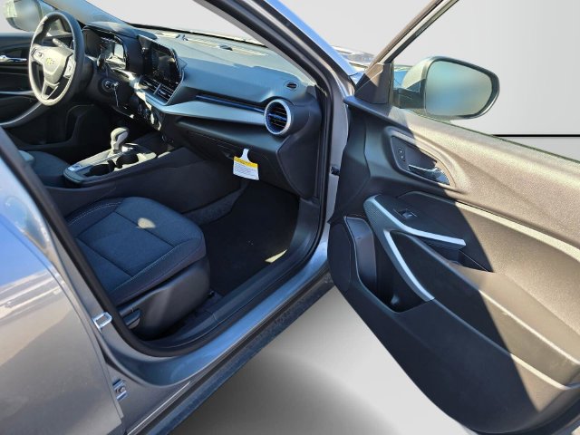 2026 Chevrolet Trax LS - Photo 13
