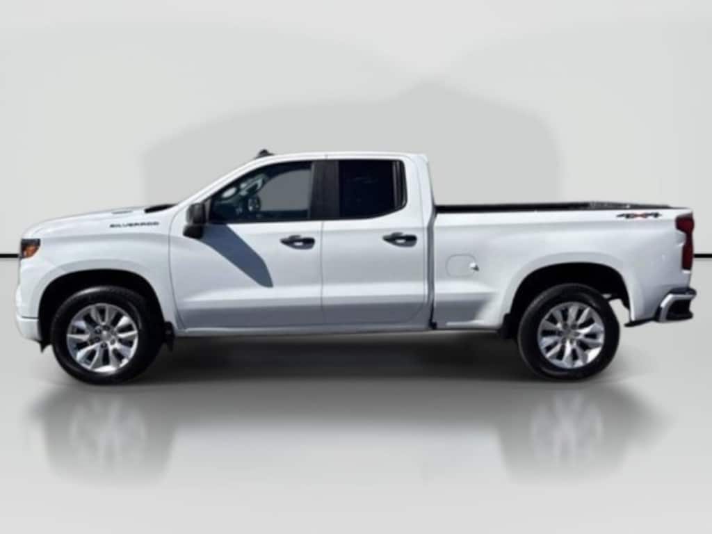 Used 2025 Chevrolet Silverado 1500 Custom Truck