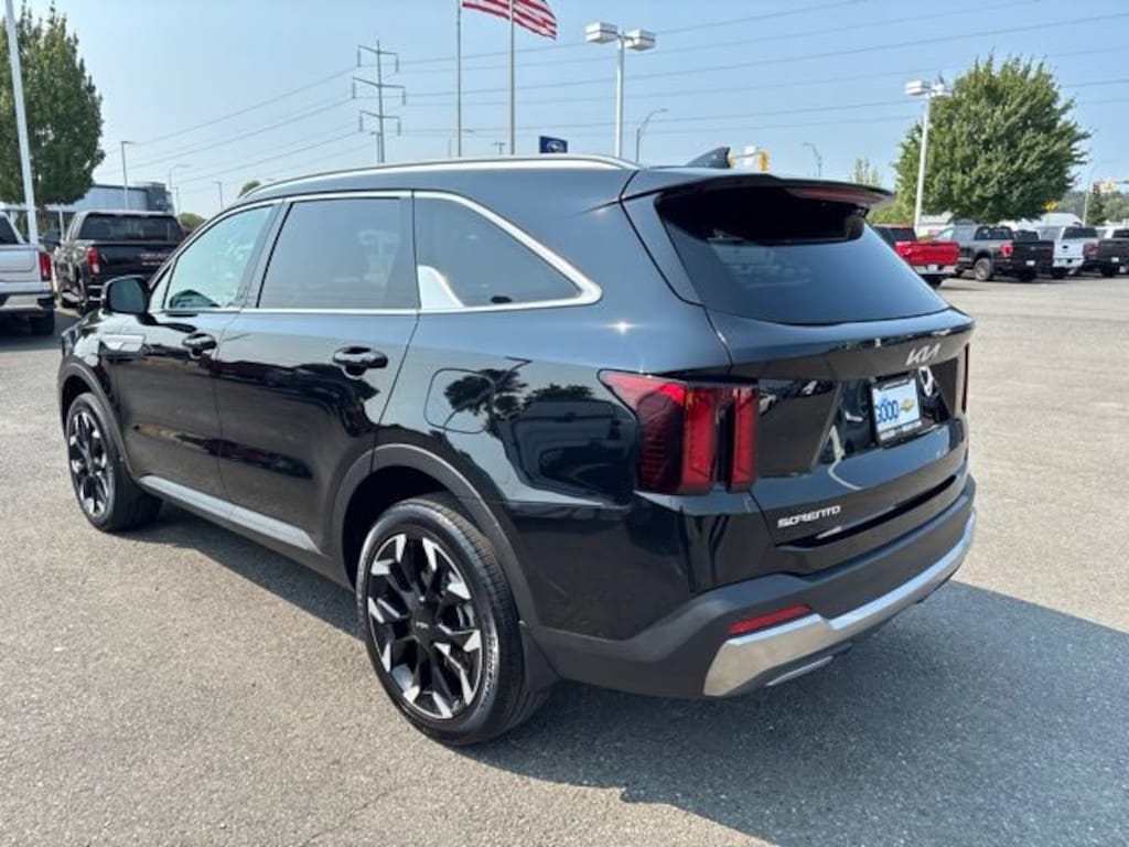 Used 2025 Kia Sorento X-Line EX