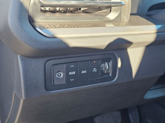 2027 Chevrolet Traverse LT - Photo 28