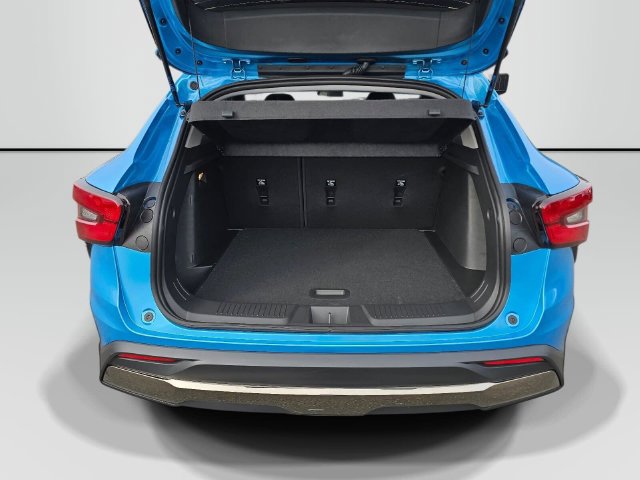 2026 Chevrolet Trax LT - Photo 18