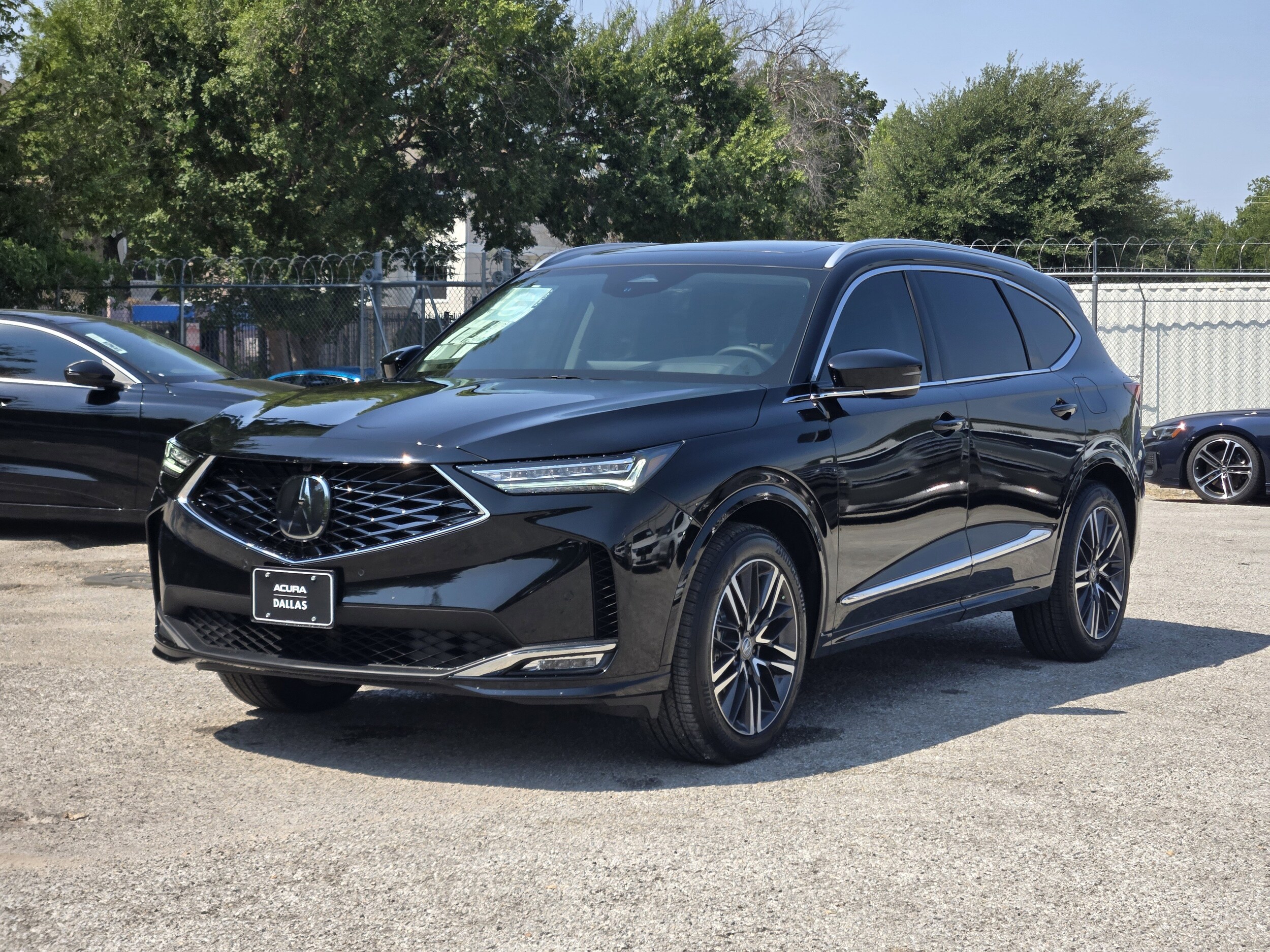 2026 Acura MDX SH-AWD Advance photo 2