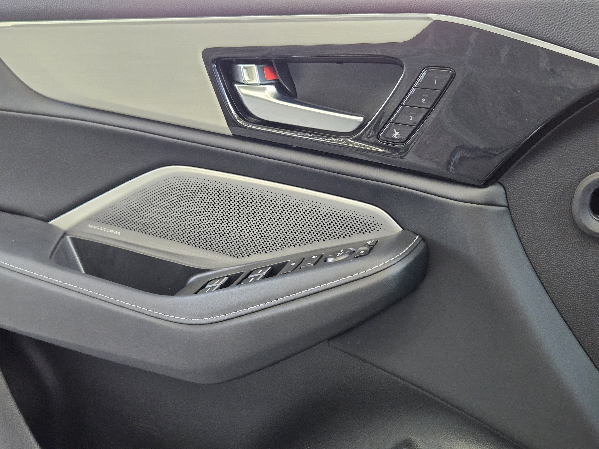 2025 Acura MDX Technology Package - Photo 23