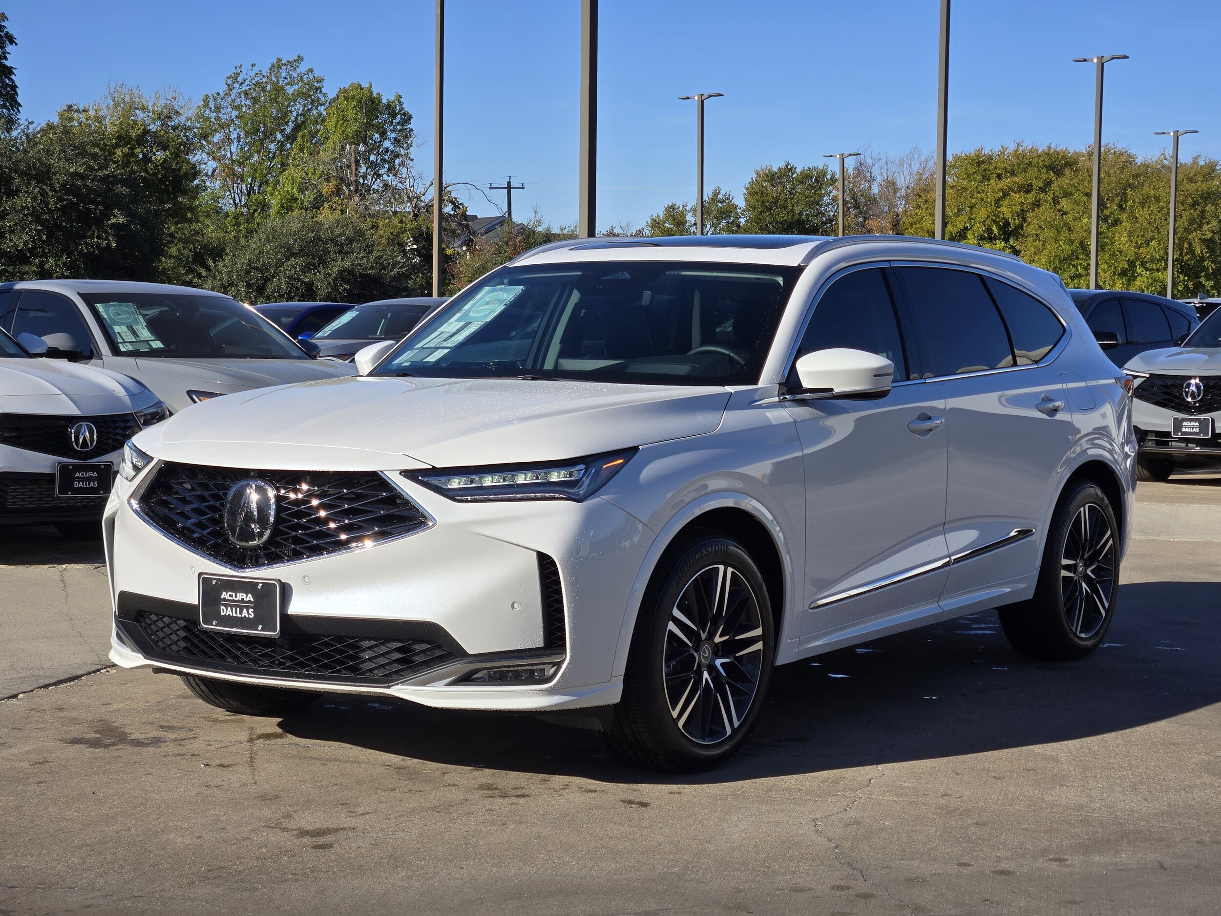 2026 Acura MDX SH-AWD Advance photo 2