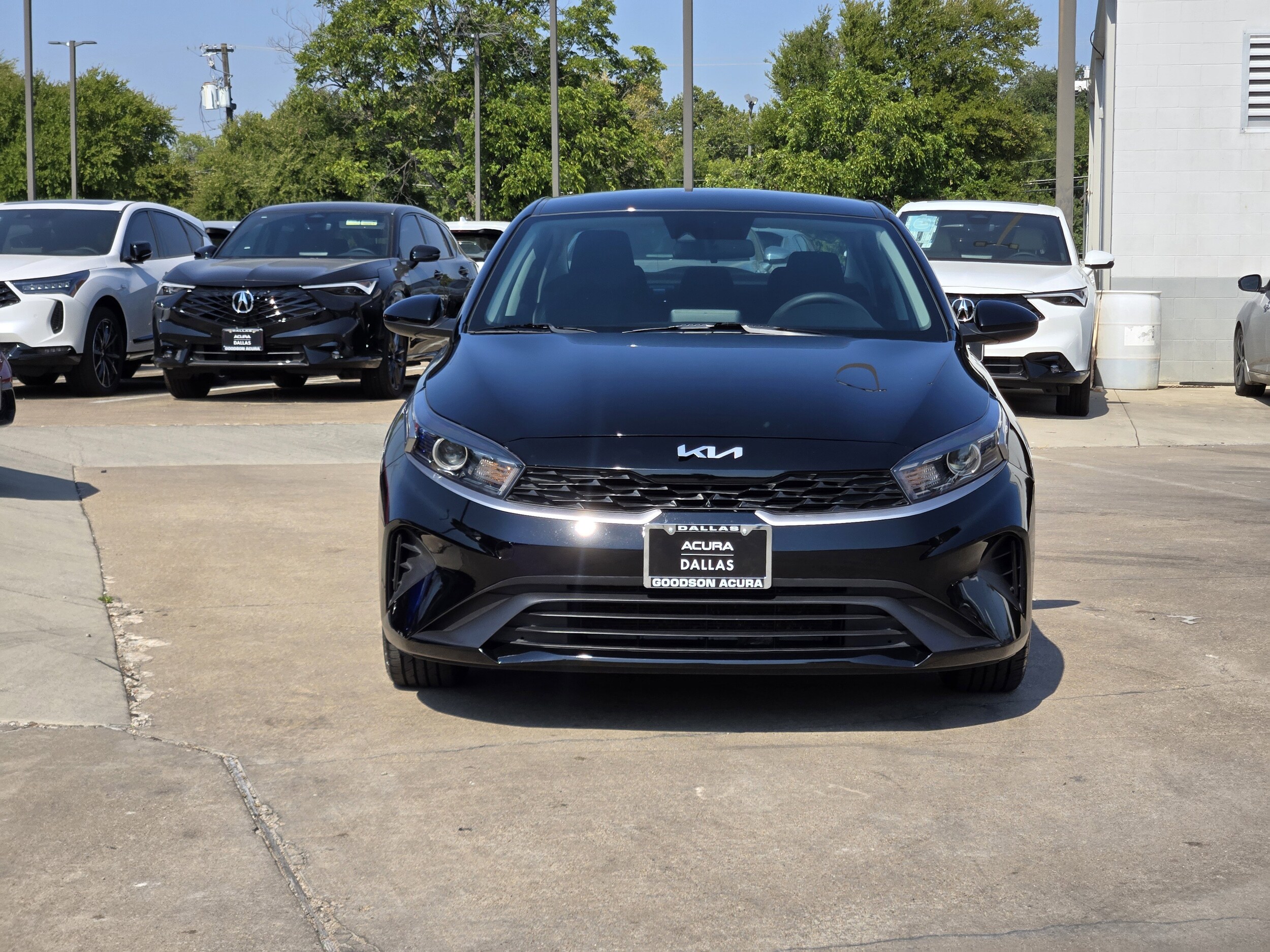 2022 Kia Forte LXS photo 2