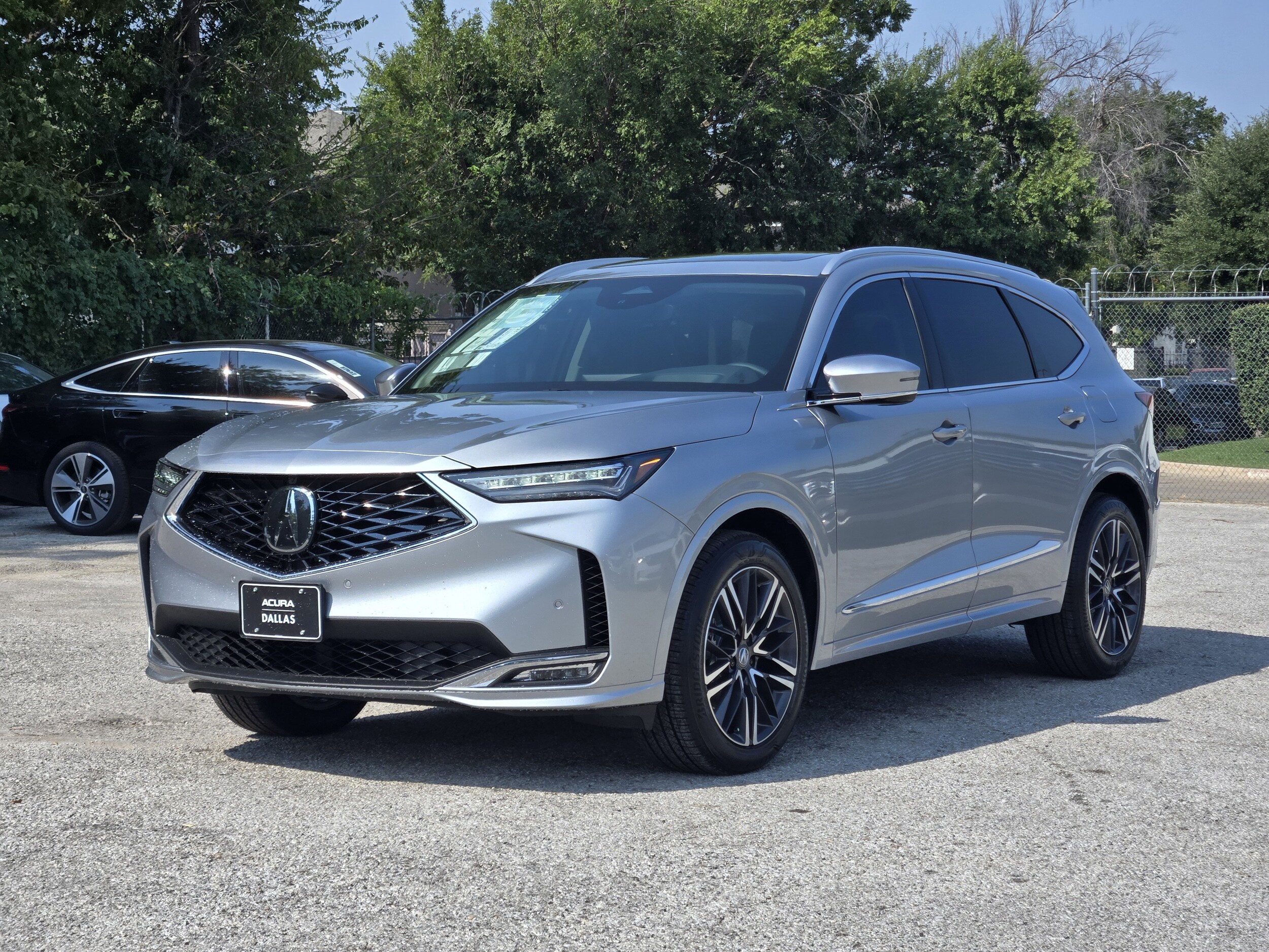 2026 Acura MDX SH-AWD Advance photo 2