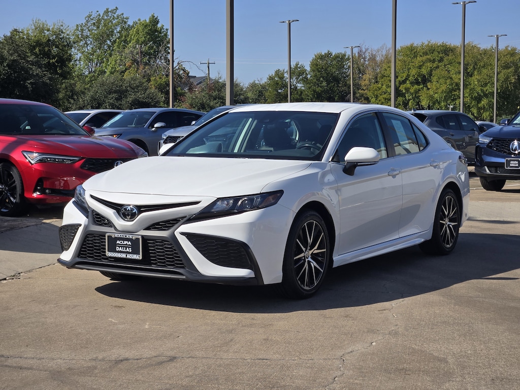 Used 2024 Toyota Camry SE Sedan