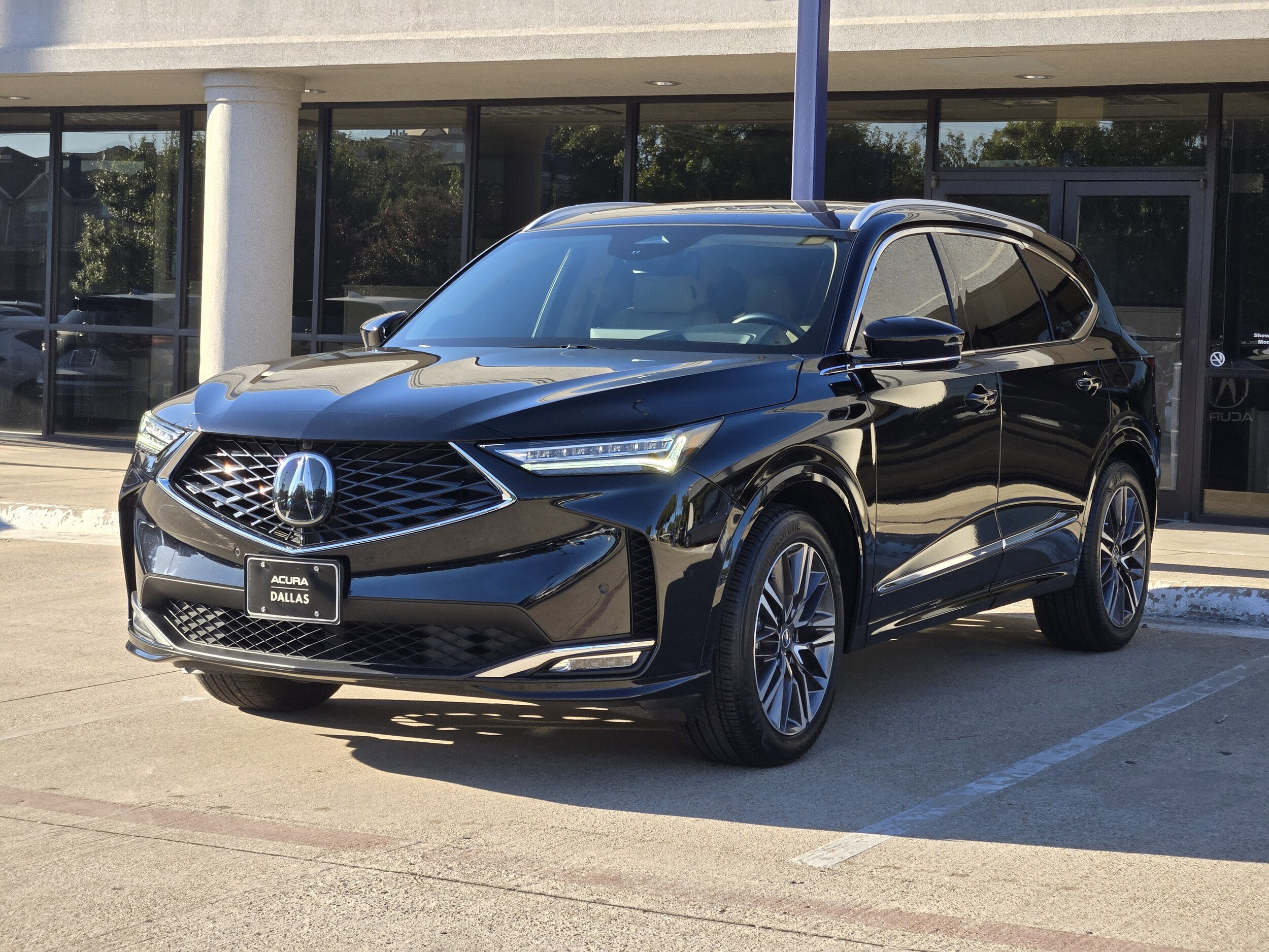 2025 Acura MDX SH-AWD Advance photo 3