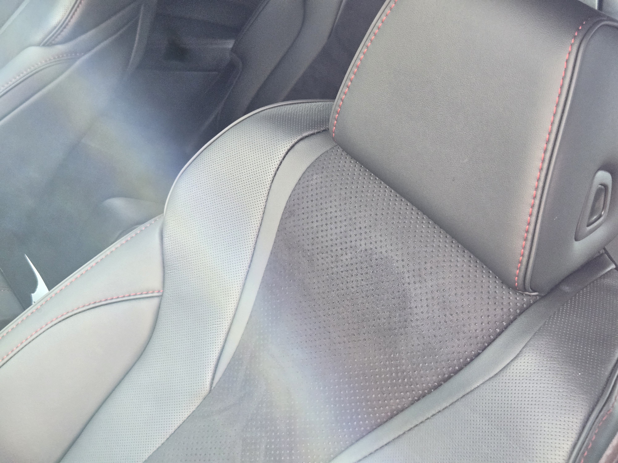2026 Acura MDX A-Spec Package - Photo 17