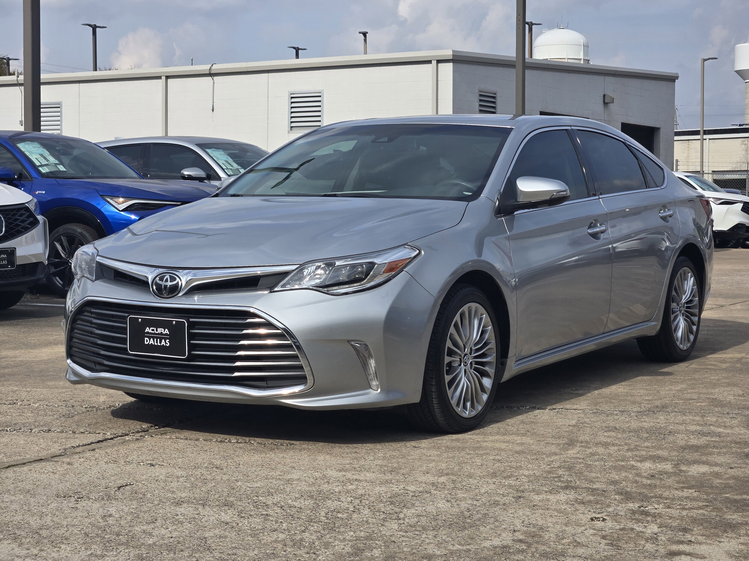 2017 Toyota Avalon Plus XLE Premium Touring Limited photo 2