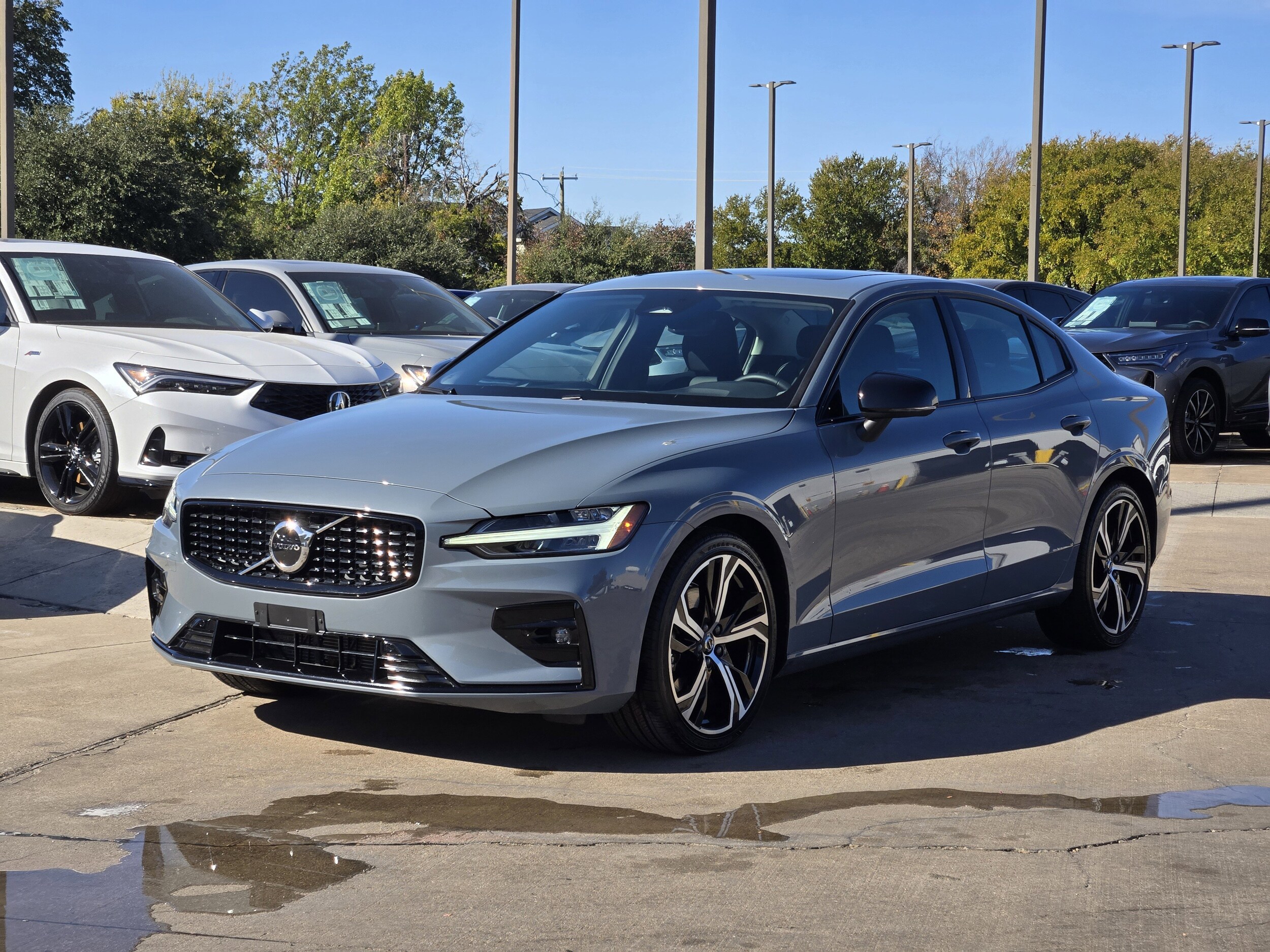 2024 Volvo S60 Core photo 3