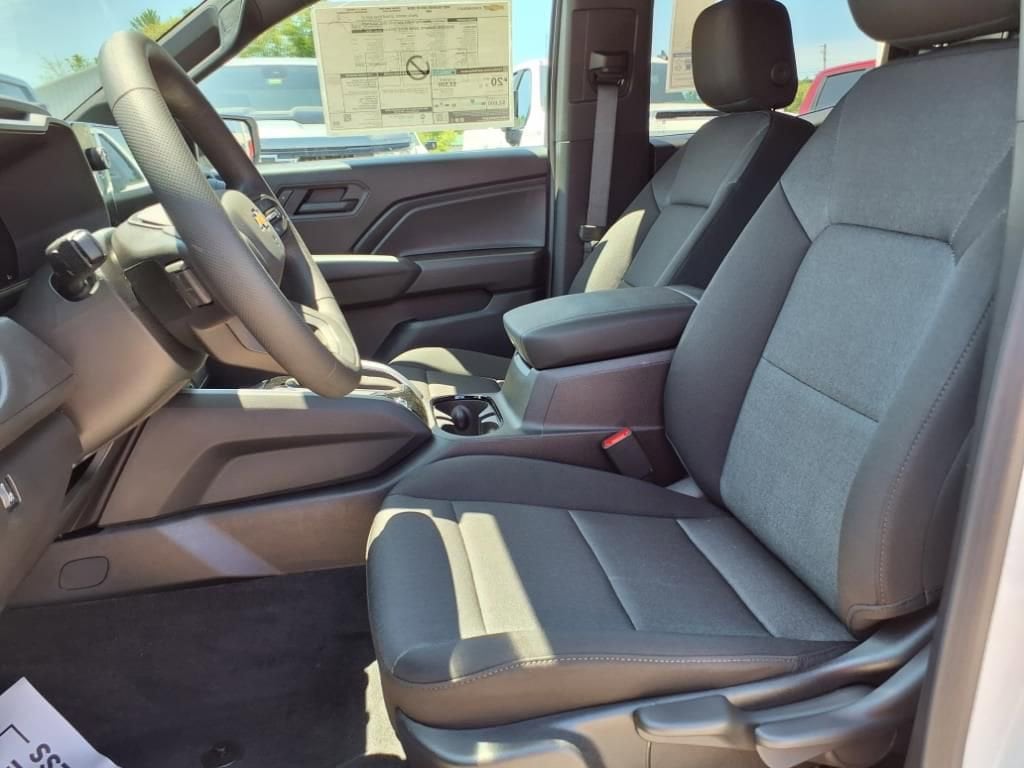 2025 Chevrolet Colorado Work Truck - Photo 12