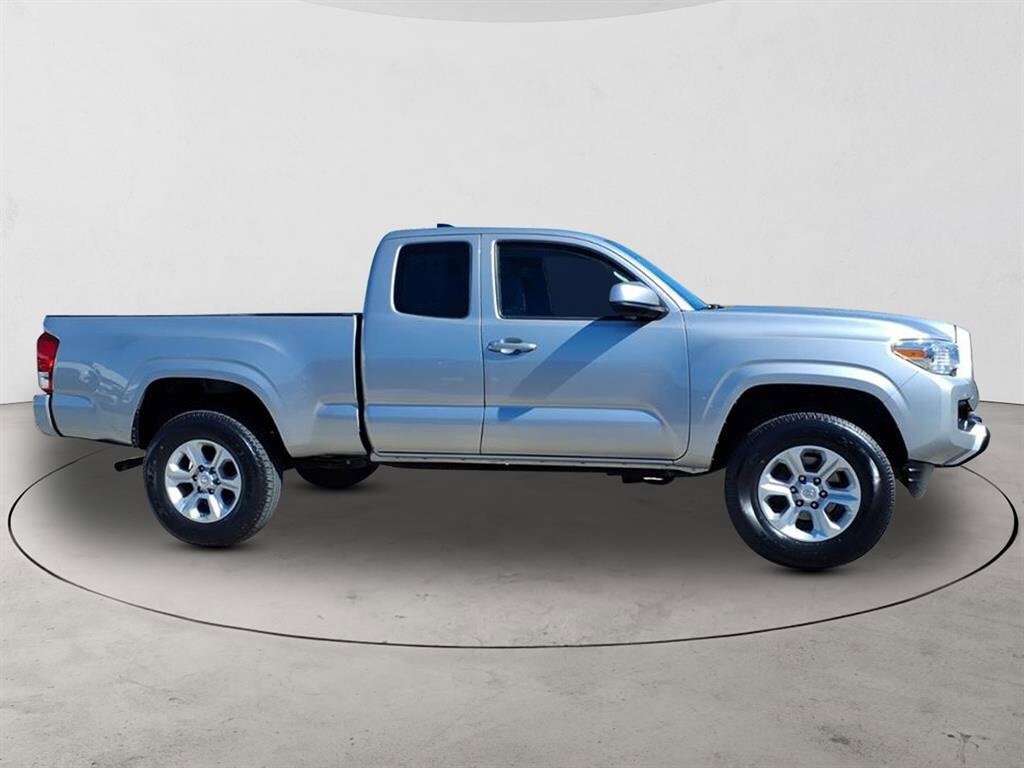 2016 Toyota Tacoma SR photo 4