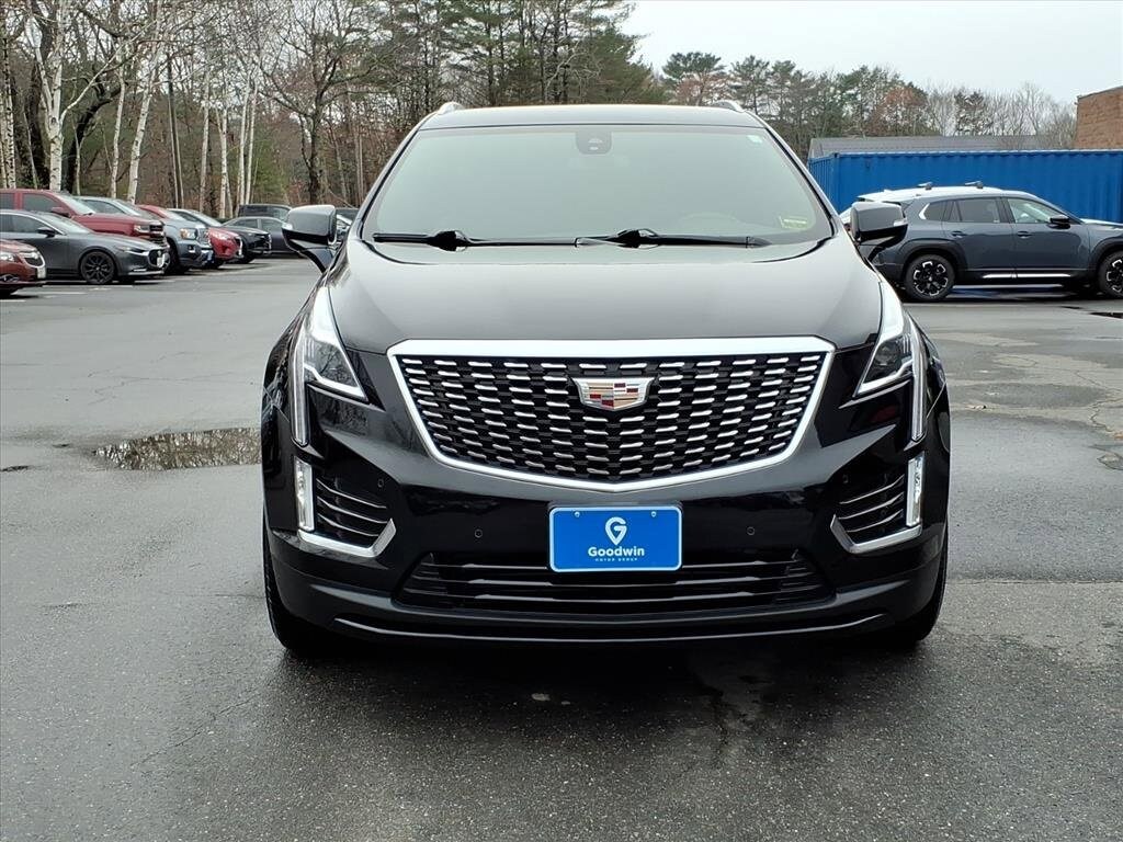 2022 Cadillac XT5 Luxury photo 2